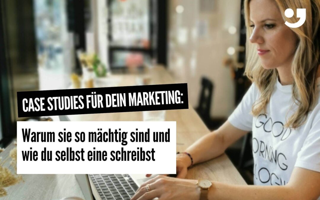 Case Study für dein Marketing - Nadja sitzt im Cafe und schreibt.